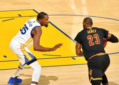 年初次崭露 年初次崭露